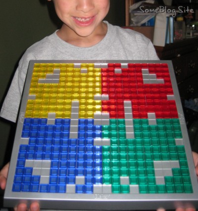 pictures of a pattern made with Blokus