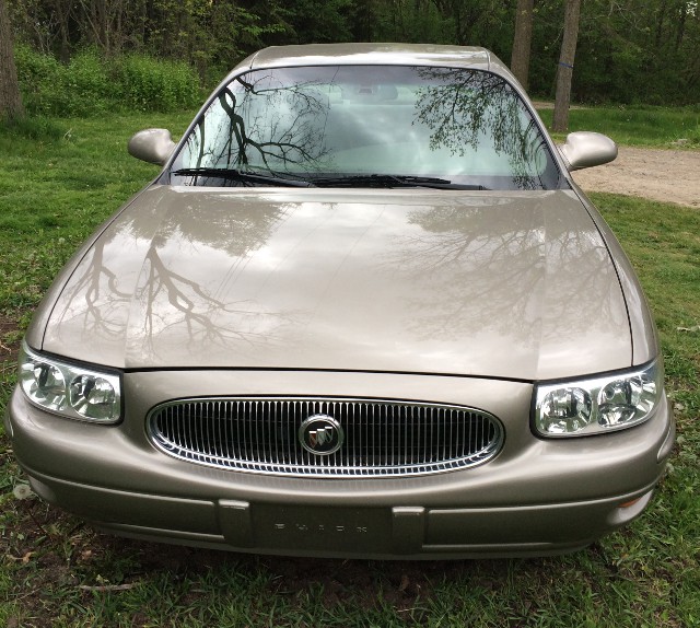 image of the front of a 2001 Buick LeSabre beige