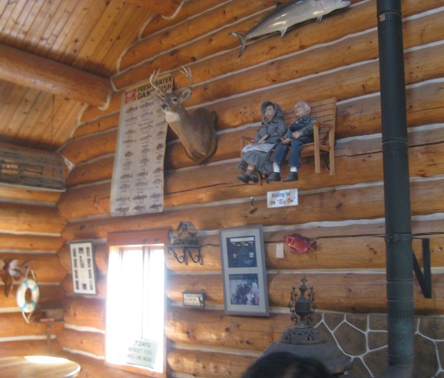 more decorations inside the cabin at the trout farm fishing pond place