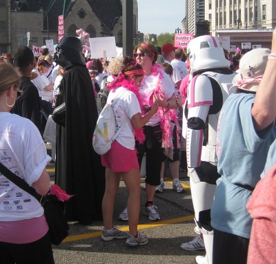 picture of Darth Vader and Storm Trooper Star Wars costumes at the race for the cure