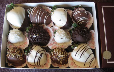 picture of the contents of a box of gourmet chocolate-covered strawberries