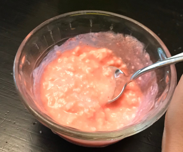 image of jello flavored gelatin powder on cottage cheese in a small bowl