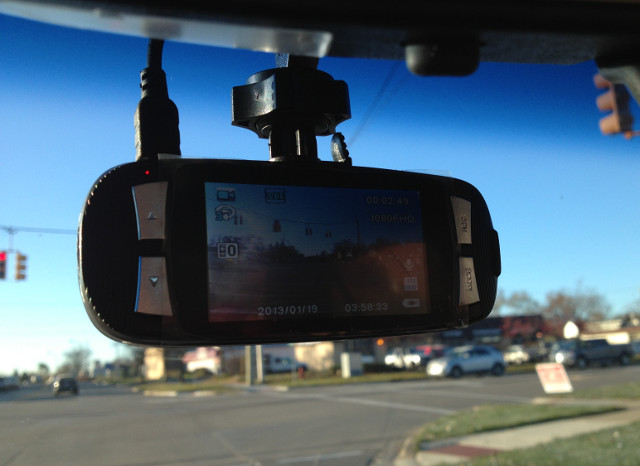 photo of the G1W dashboard camera