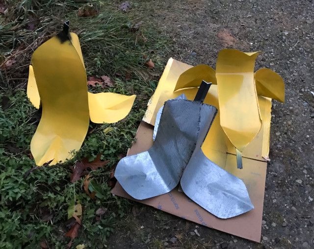 set of 3 craft bananas made out of sheet metal