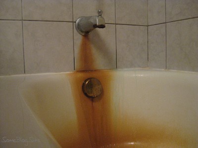 rust stains in a bathtub