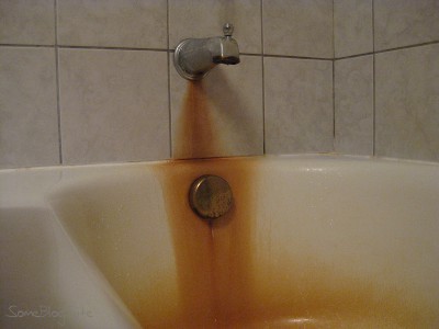 rust stains in a bathtub