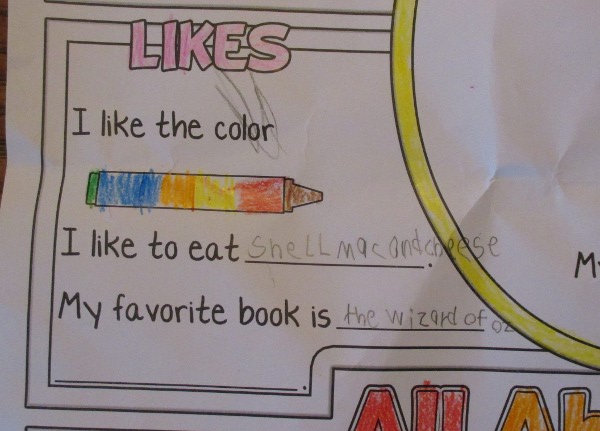 image of what a kindergartener wrote for what he likes