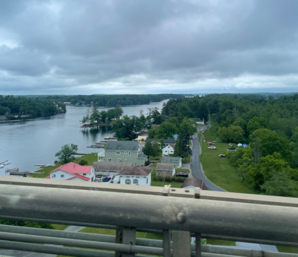 image of the bridge over the Thousand Islands section of New York and Quebec