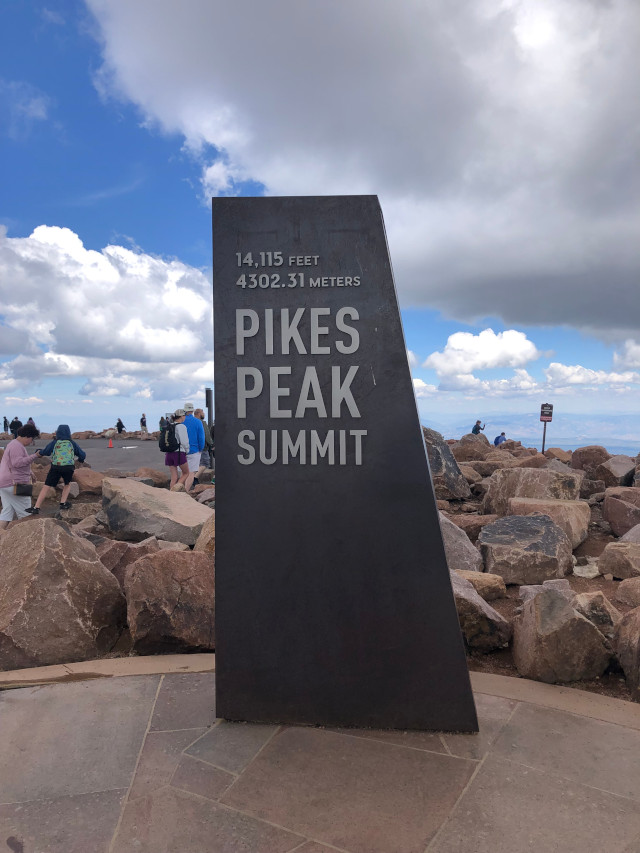 image of the summit at Pike's Peak in Colorado Springs