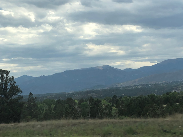 image of the mountains around Colorado Springs