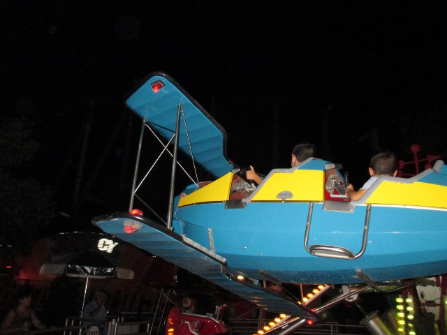 photo of the kids' airplane ride at Hershey Park