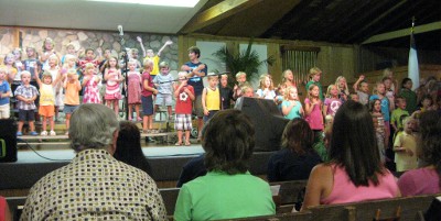 picture of the kids' program final night at Maranatha