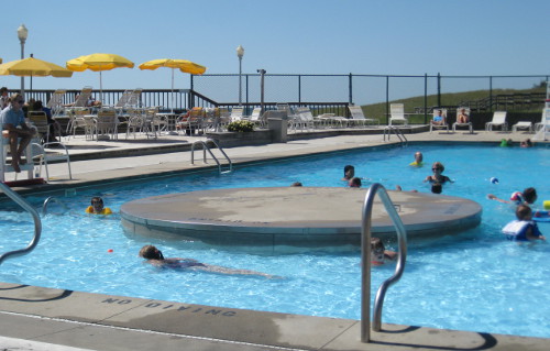 picture of people in the pool at Maranatha on Lake Michigan