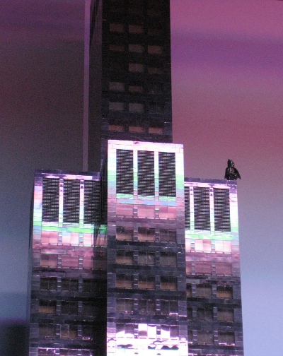 picture of Batman on the Sears Tower in the Schaumburg Legoland Discovery Center