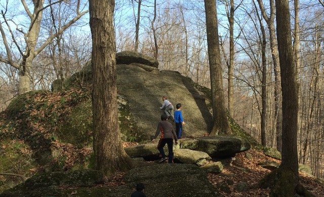 image of a walk through Nelson Ledges State Park