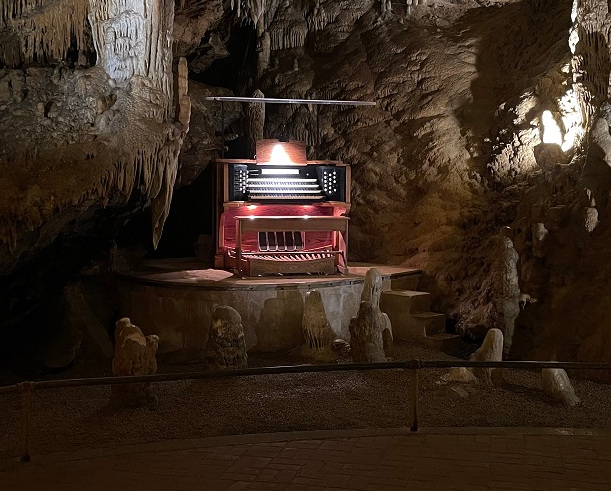 image of the stalacpipe organ at Luray Caverns