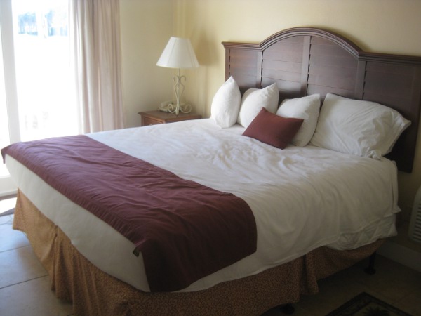 photo of a bed at La Fiesta Inn in St. Augustine, FL