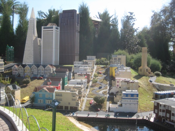 photo of Lombard Street in San Francisco at Miniland at Legoland in Orlando, FL