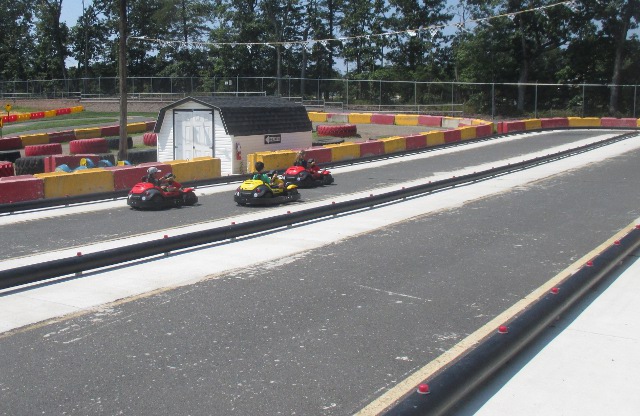 photo of the mini go karts at Diggerland USA