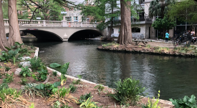 image of the riverwalk in the San Antonio Texas area