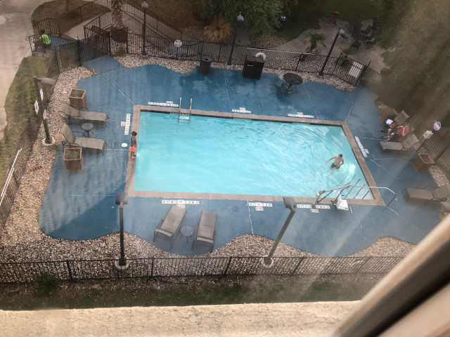 image of a hotel pool in the Austin Texas area