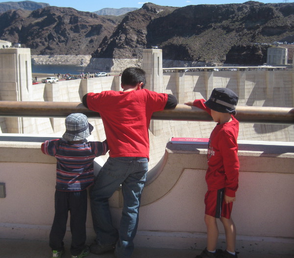 photo of children looking over the side of Hoover Dam