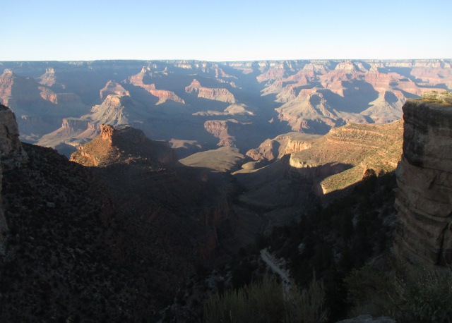 image of the Grand Canyon from the south rim trail