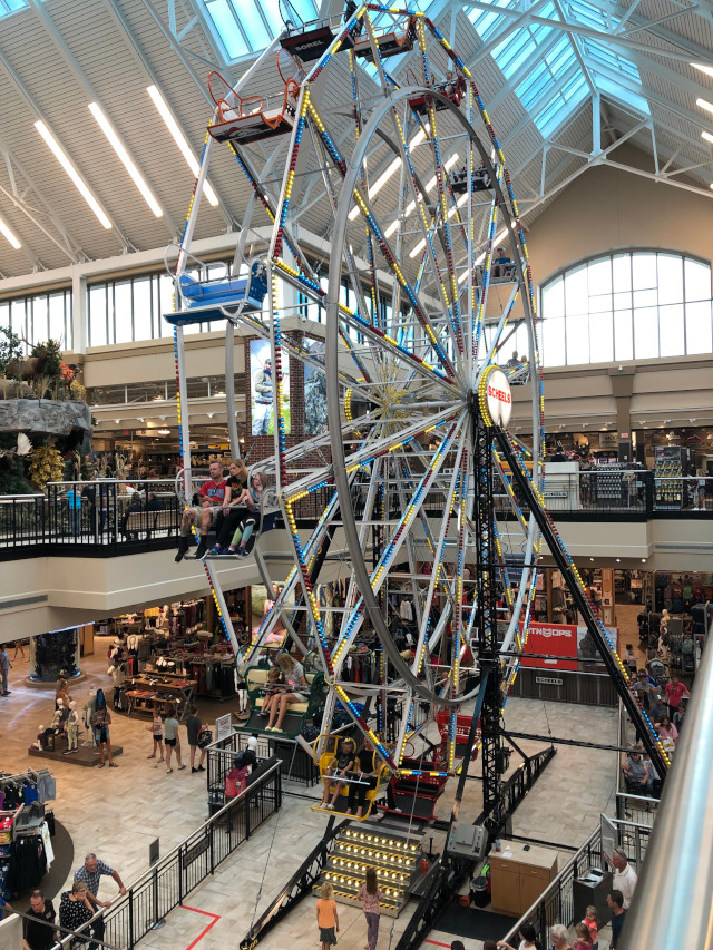 image of the ferris wheel in Scheel's in Colorado Springs