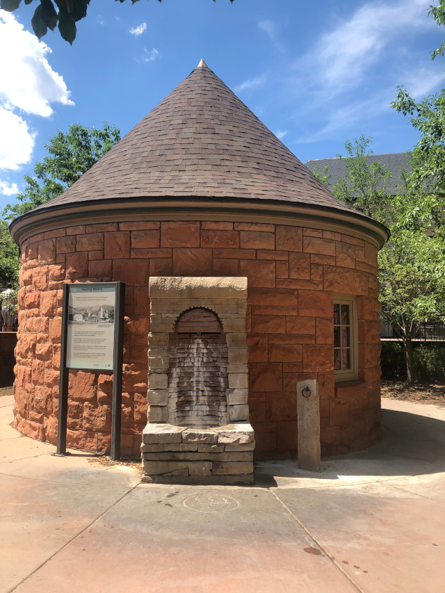 image of springs water fountain in Manitou Springs