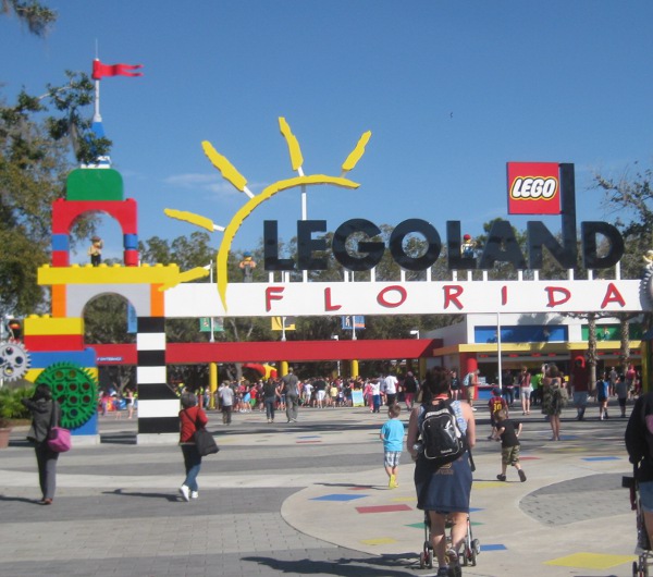 photo of the entrance to Legoland in Orlando, FL