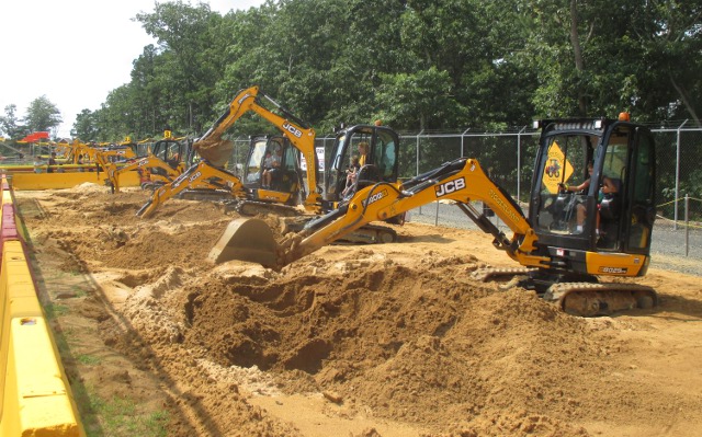 photo of the mini go karts at Diggerland USA